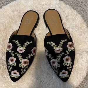 Franco Sarto Pointed ToeBlack Floral Embroidered Mules.